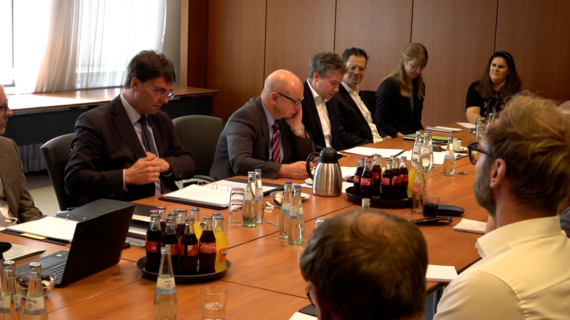 Video: NRW plant 5 Milliarden Euro neue Schulden