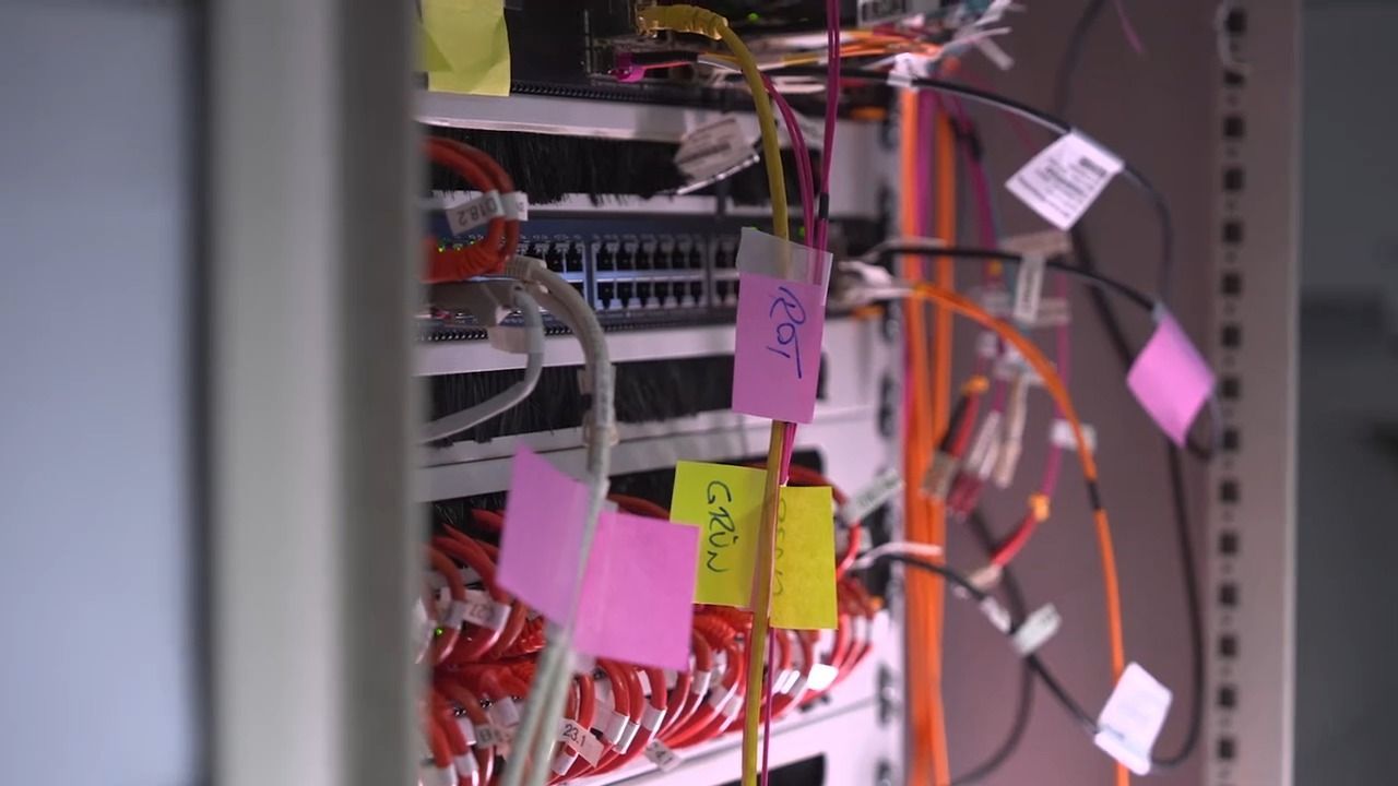 Video: Hackerangriff in Schierling: Getränkehersteller tagelang lahmgelegt