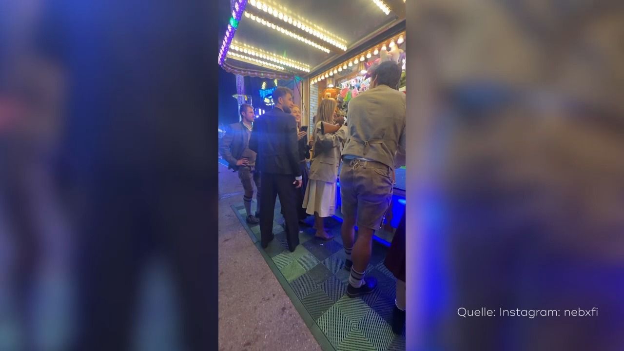 Video: Thomas Müller auf der Wiesn: Ex-Bayern-Star mit neuer Freundin unterwegs