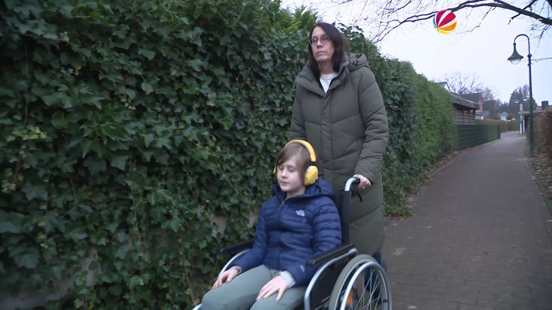 Video: Wenn Kinder mit ME/CFS leben: Hamburger Eltern kämpfen für medizinische Hilfe