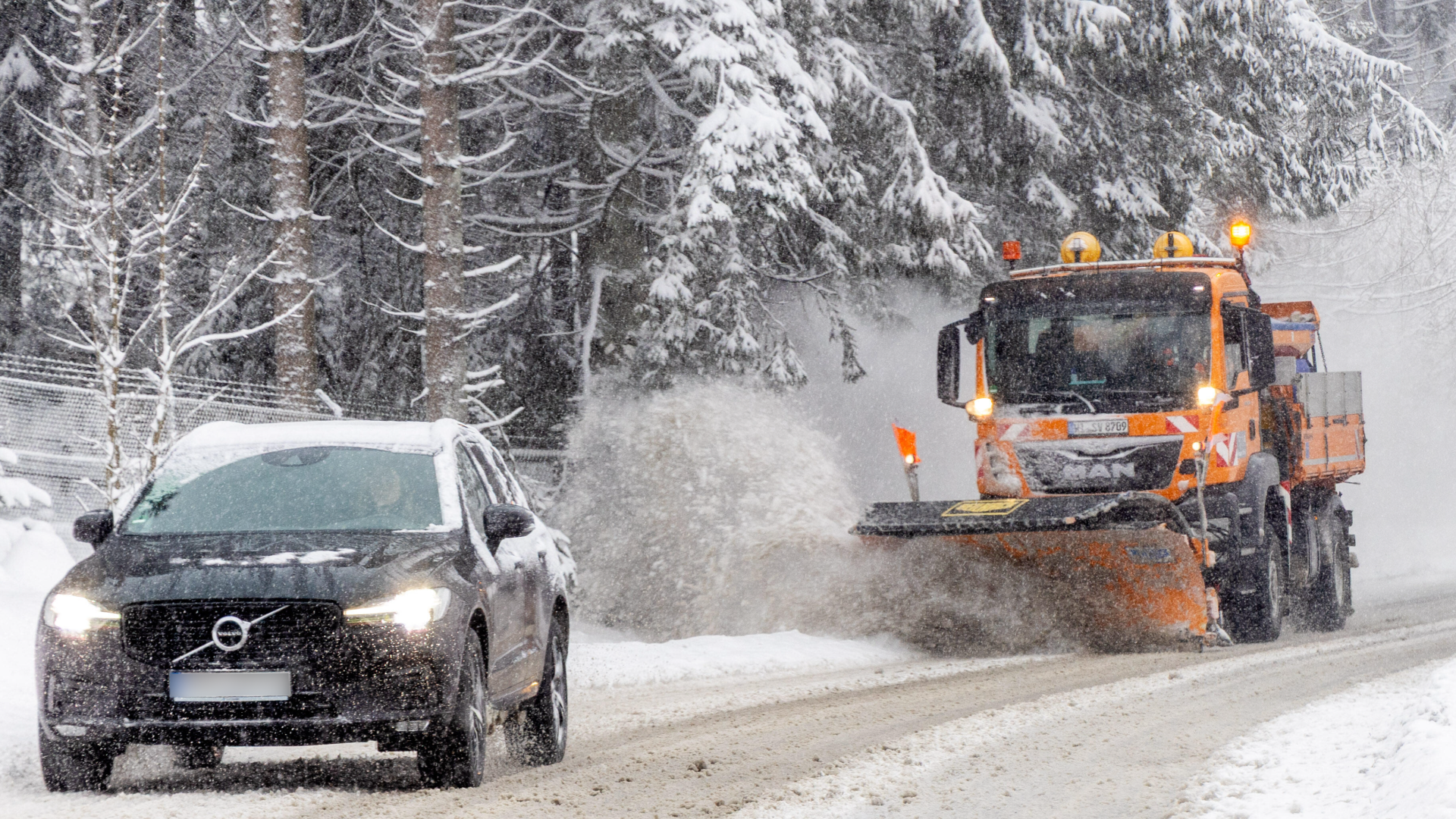 Video: Sturmtief "Elli" erreicht Süddeutschland