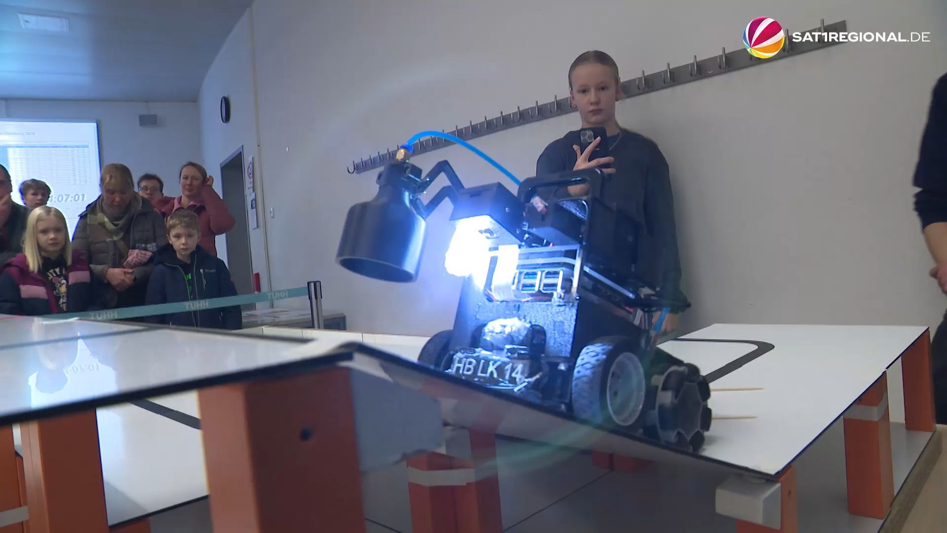 Video: Robocup: Jugendliche kämpfen mit ihren Robotern um Teilnahme an Deutschen Meisterschaften