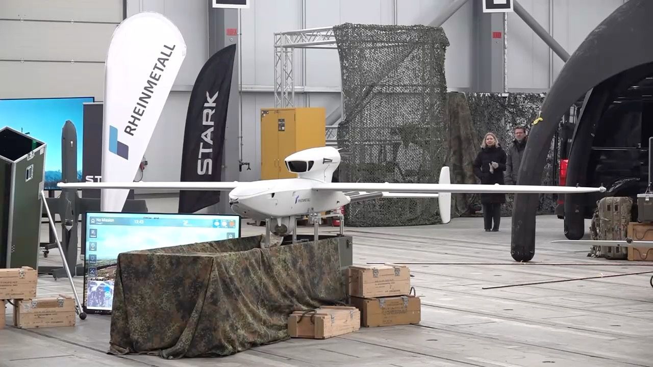 Video: Innovation für die Bundeswehr: Neues Zentrum in Erding eröffnet