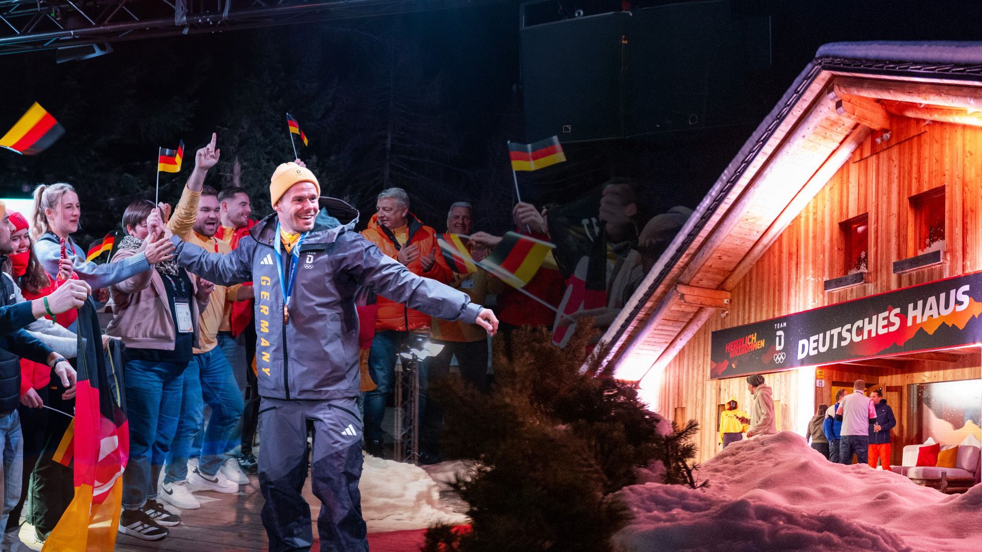 Video: Cortina: Olympia live im Deutschen Haus