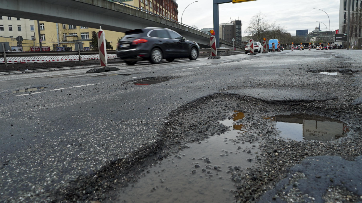 Video: Kommunen wegen Schlaglöchern am Limit