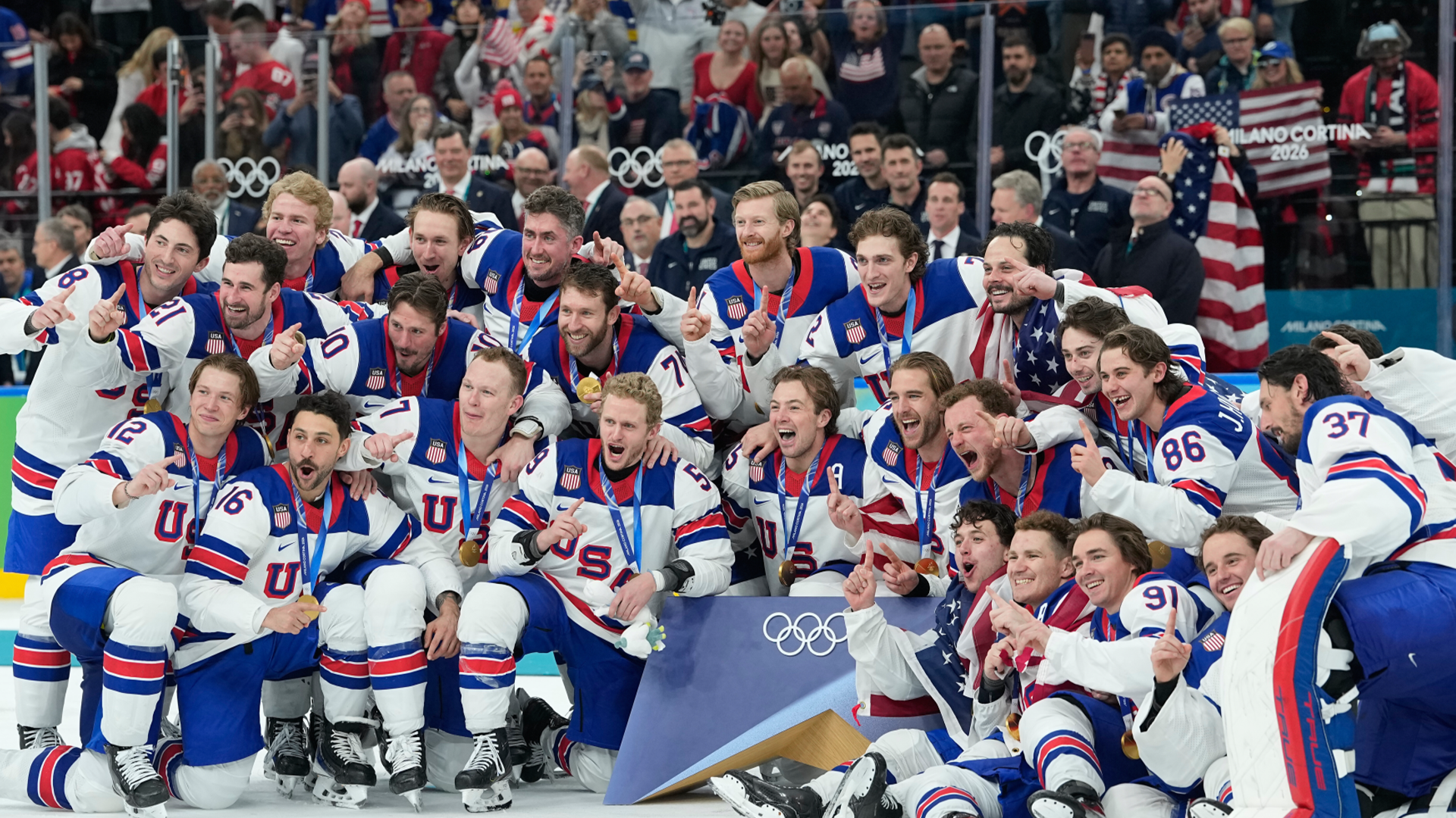 Video: Historisches Eishockey-Gold für die USA
