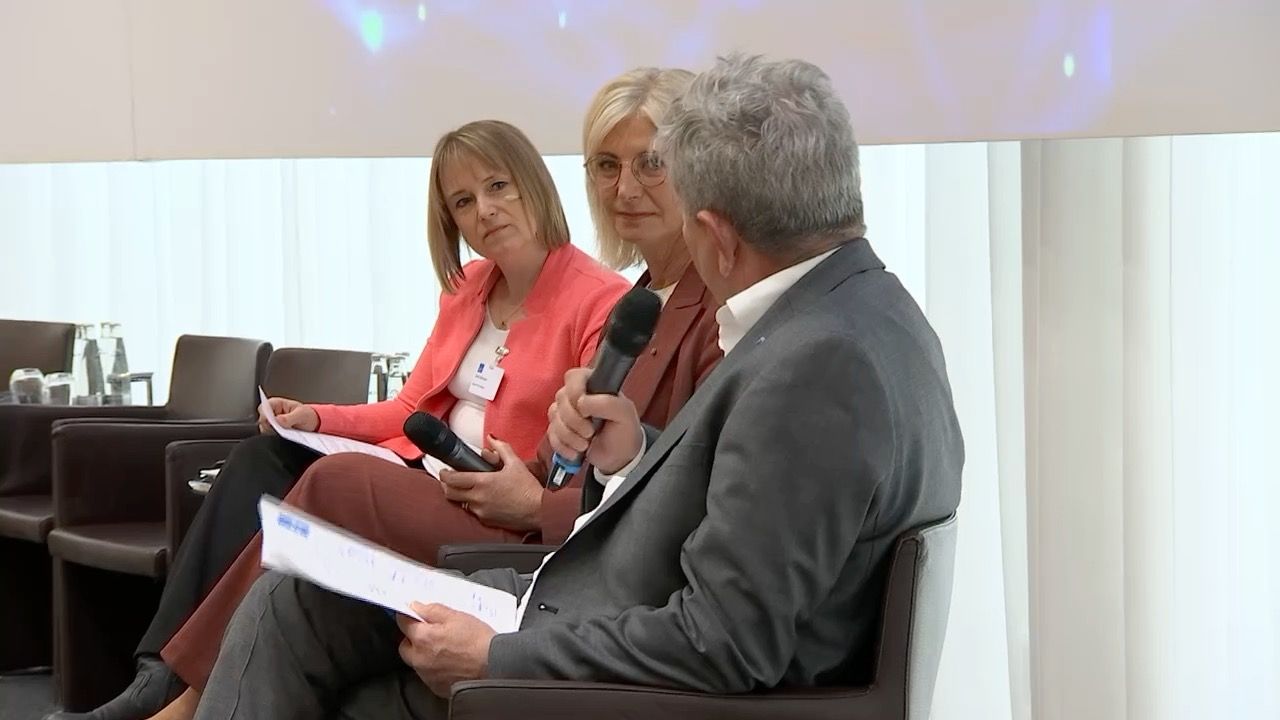 Video: Mehr Frauen in Führungspositionen: Neues Mentoring-Projekt startet in Bayern