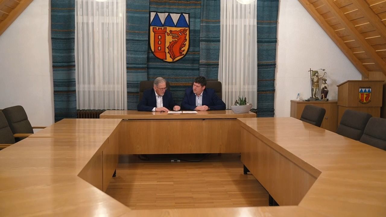 Video: Bürgermeister-Amt bleibt in der Familie: Sohn löst Vater ab