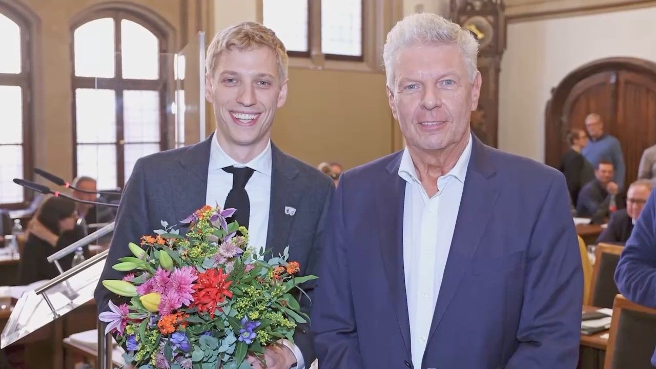 Video: Stichwahl-Sonntag in Bayern: Rennen um Rathäuser