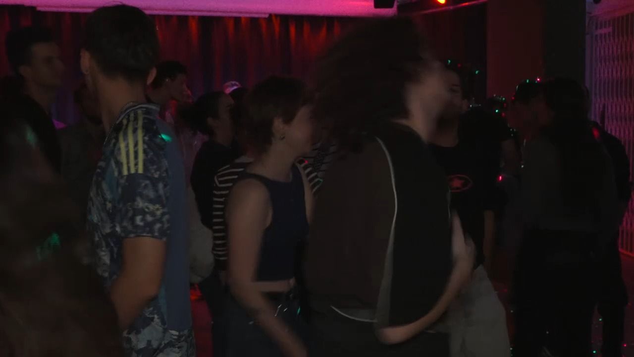Video: Tanzen statt Ausschlafen? Wake & Rave in Regensburg