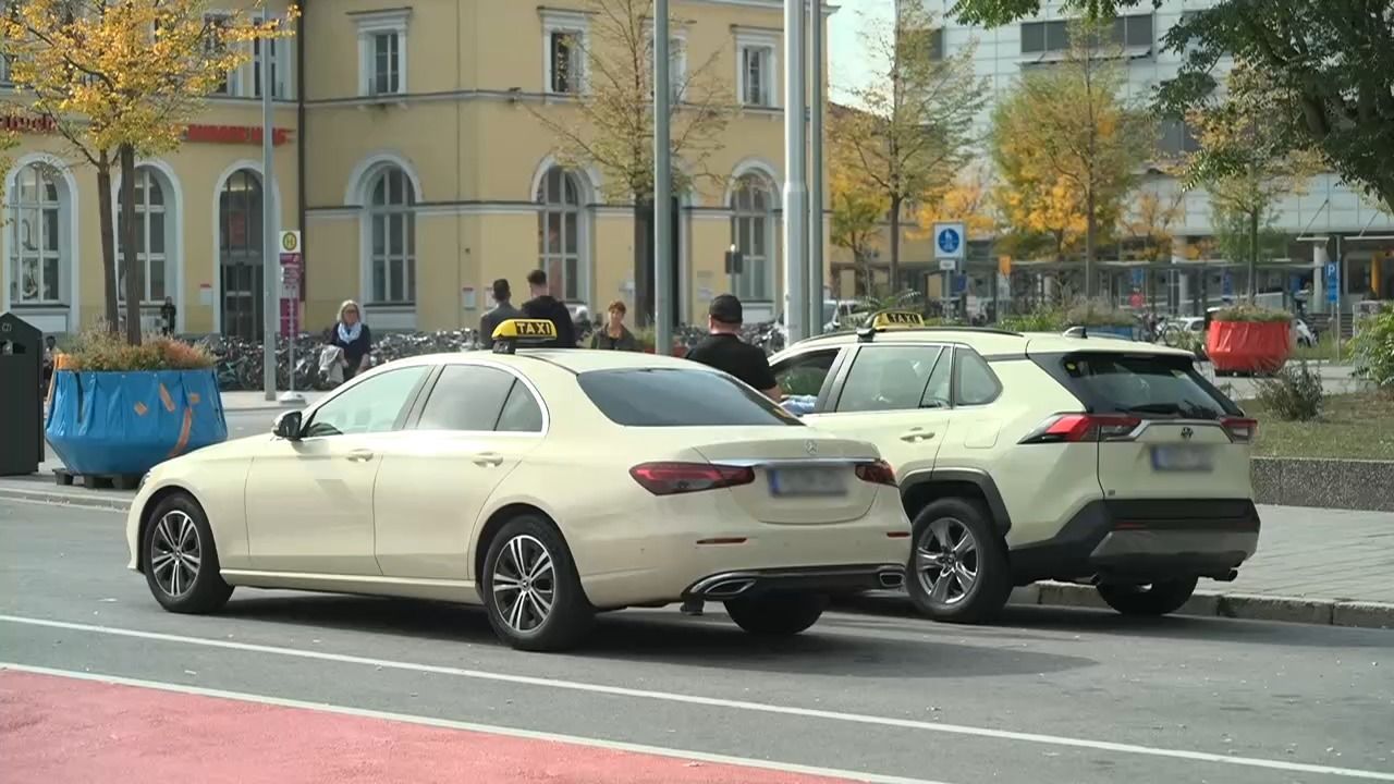 Video: Sicherer Heimweg: Regensburg plant Frauen-Nachttaxi