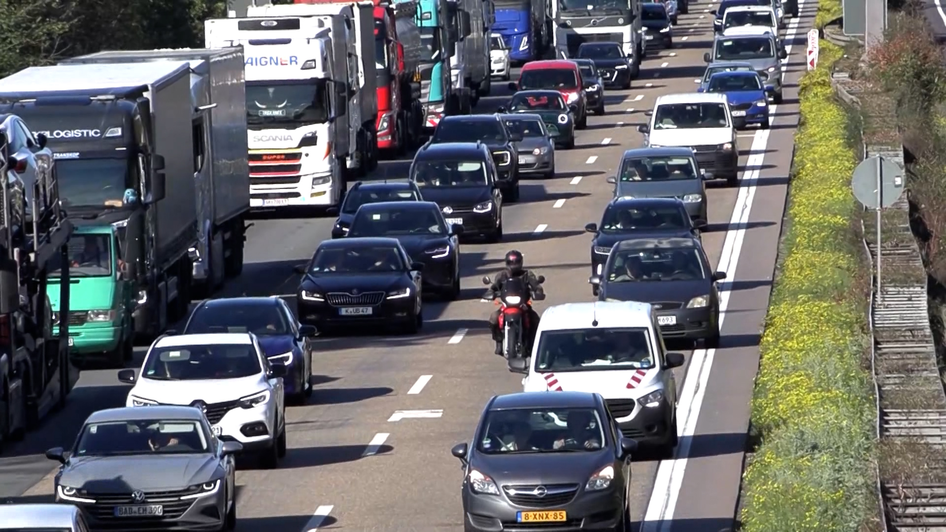 Video: Ferienstart: Zwischen Fernweh, Stau und Sperrungen