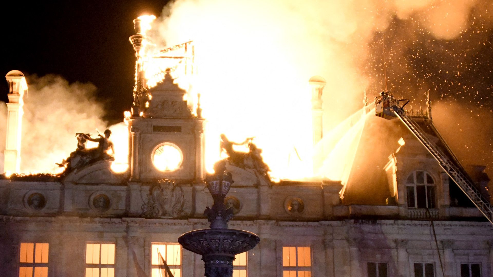 Video: Gewaltexzesse in Frankreich