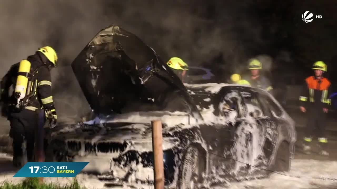 Königssee: Unbekannter zündet mehrere Autos an - Polizei fahndet nach Brandstifter
