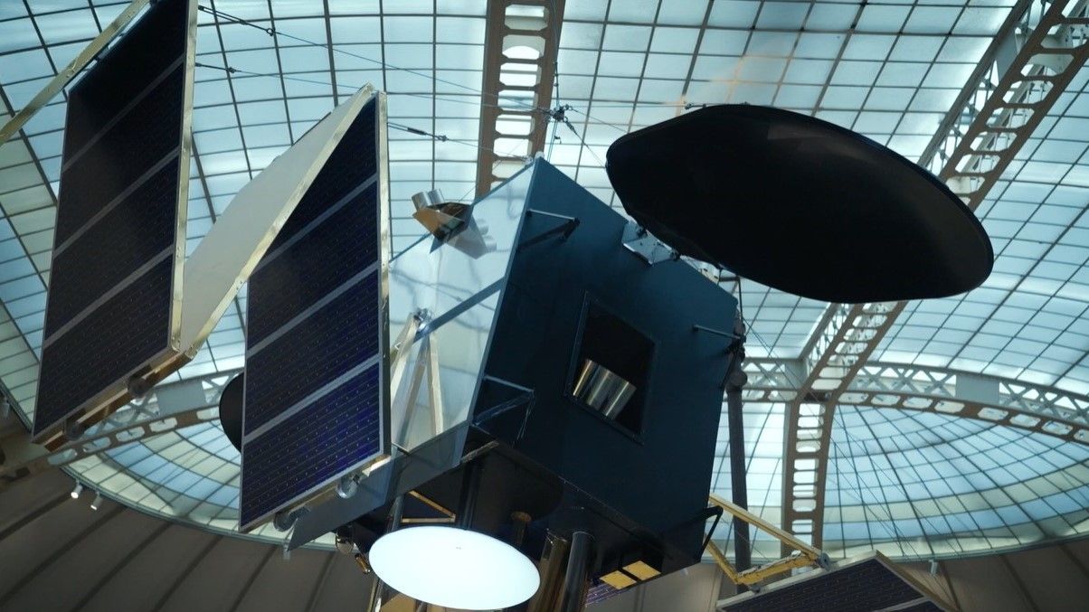 Video: Starlink: Darf ein Mann so viel Macht haben?